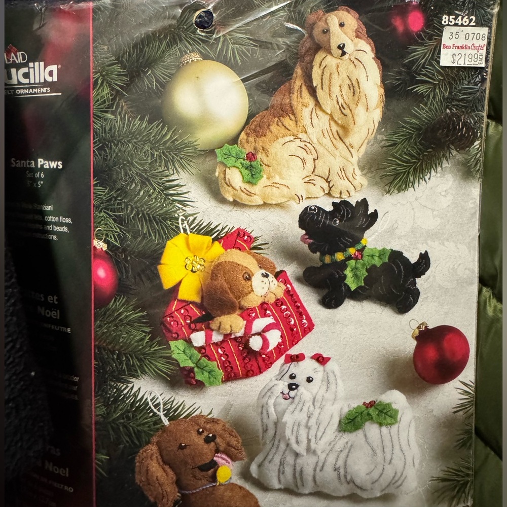 BUCILLA Santa Paws 6 Piece Felt Ornament Craft Kit 85462 Dogs/ Puppies Craft NWT - Picture 12 of 16